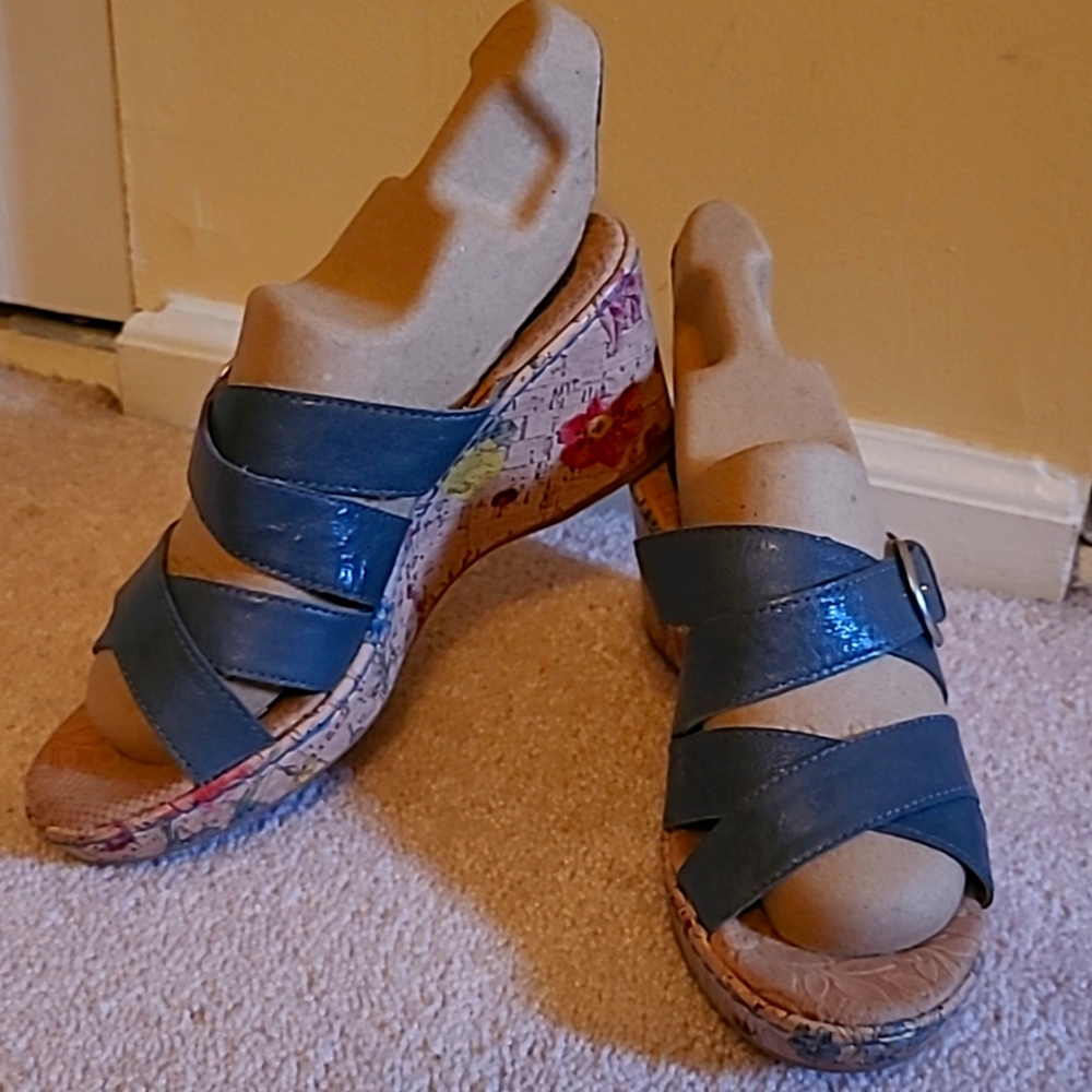 BOC Sandals Floral Size 8